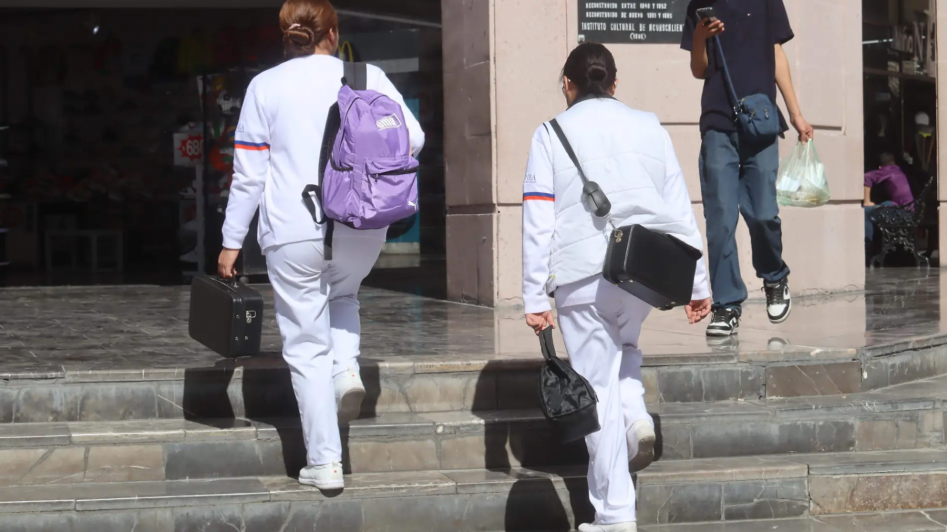 CARRERAS UNIVERSITARIAS, ARTE ESTUDIANTES (2)